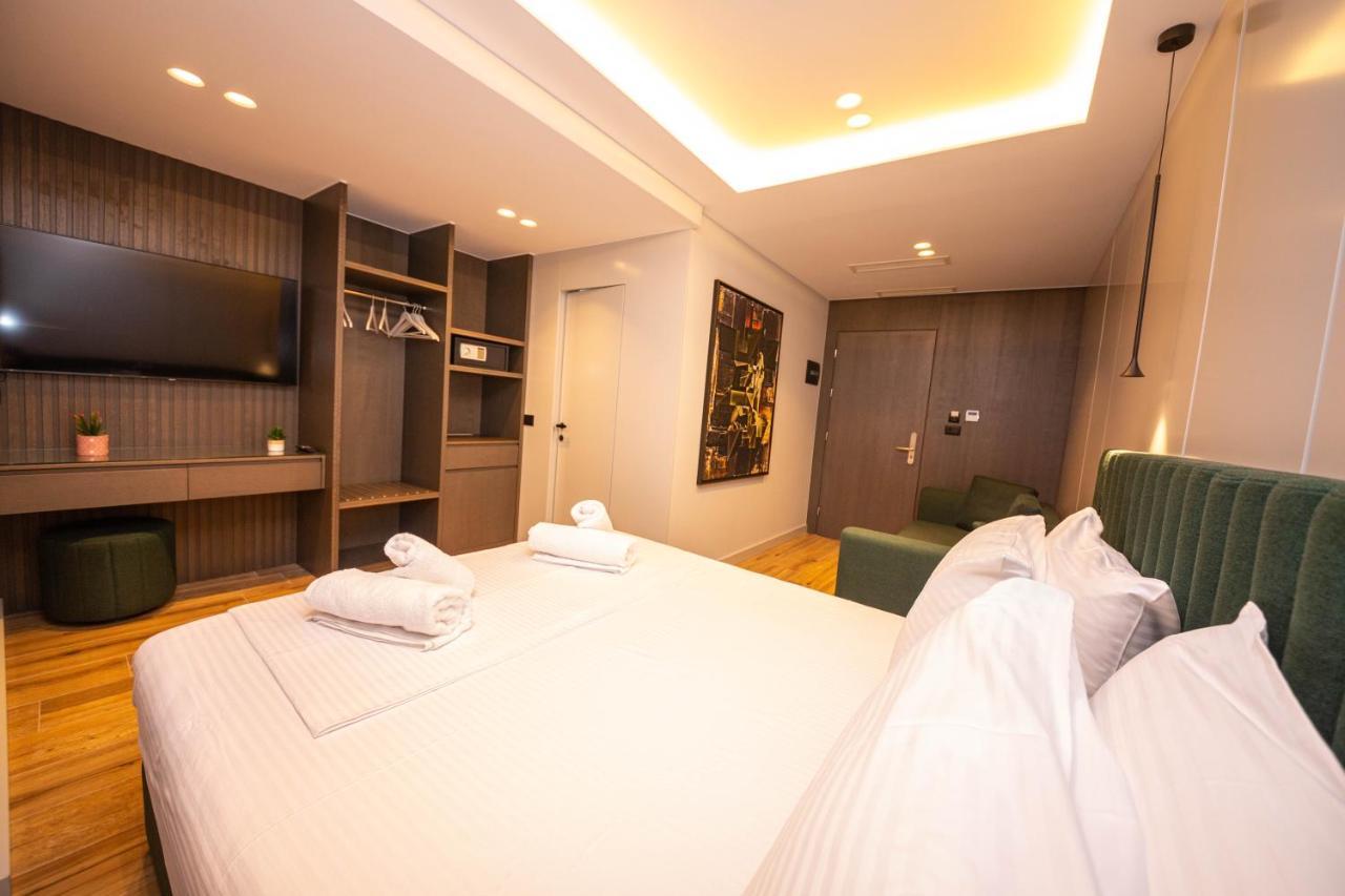 Hotel Lili-1 Sarandë Esterno foto