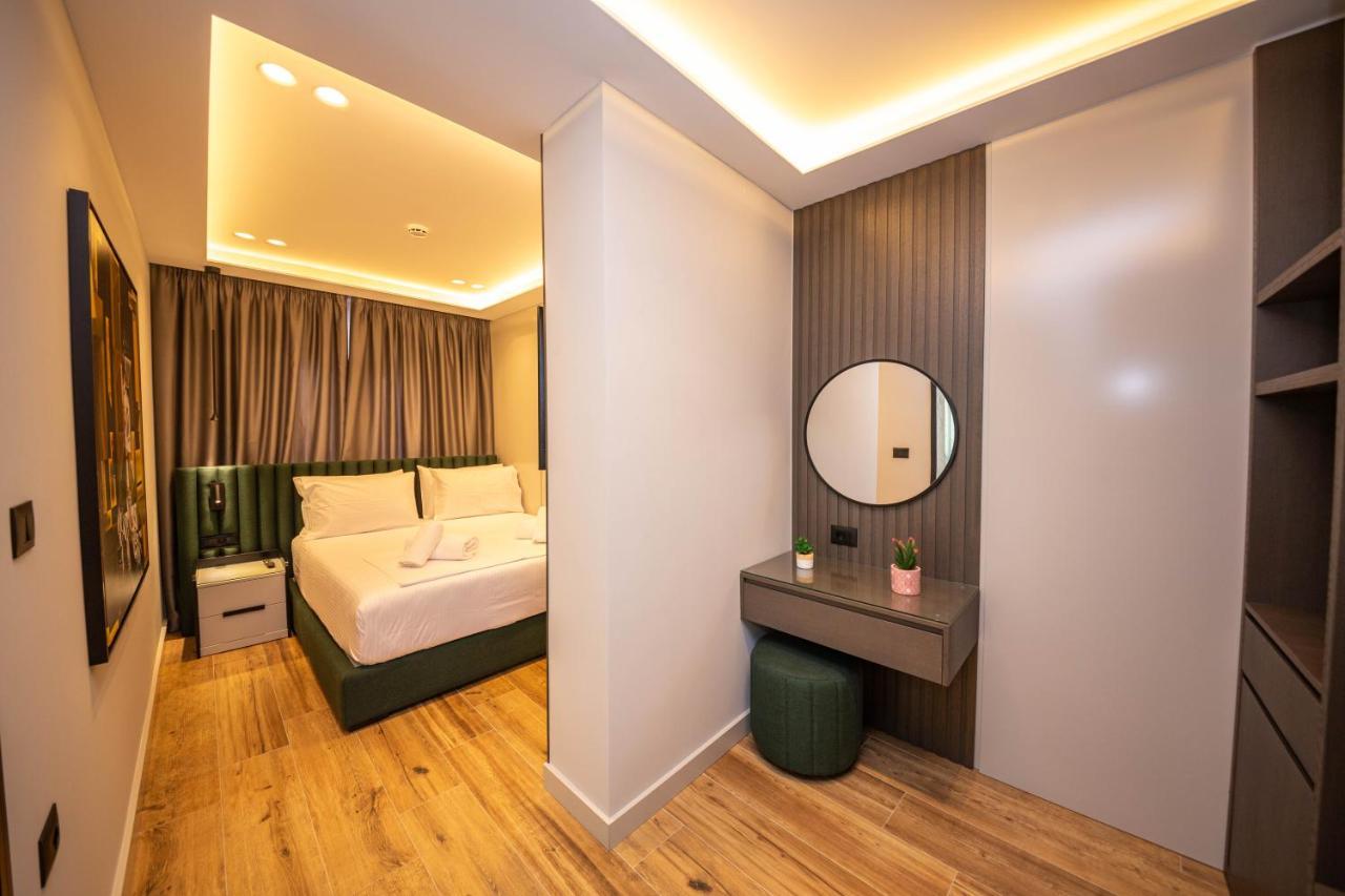 Hotel Lili-1 Sarandë Esterno foto