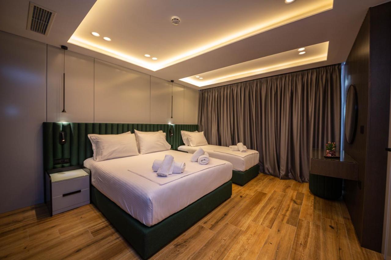 Hotel Lili-1 Sarandë Esterno foto