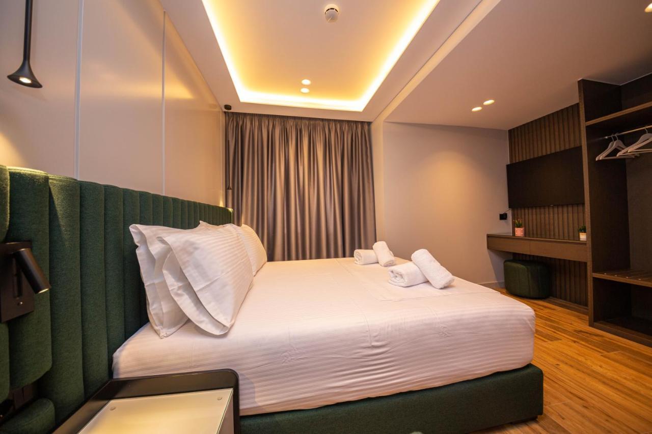 Hotel Lili-1 Sarandë Esterno foto