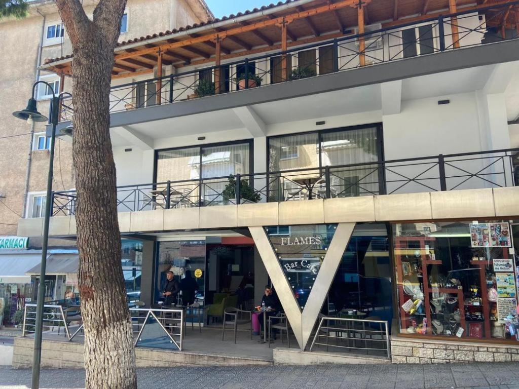 Hotel Lili-1 Sarandë Esterno foto